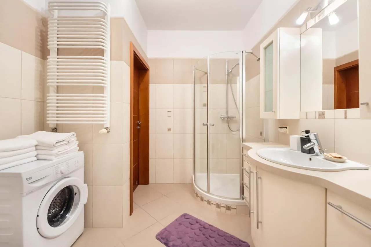 Pole Mokotowskie Spacious Apartment ワルシャワ